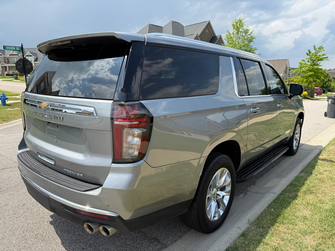 Chevrolet Suburban Premier 2023