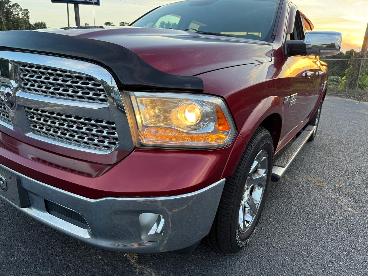 RAM 1500 Laramie Crew Cab SWB 2WD 2014