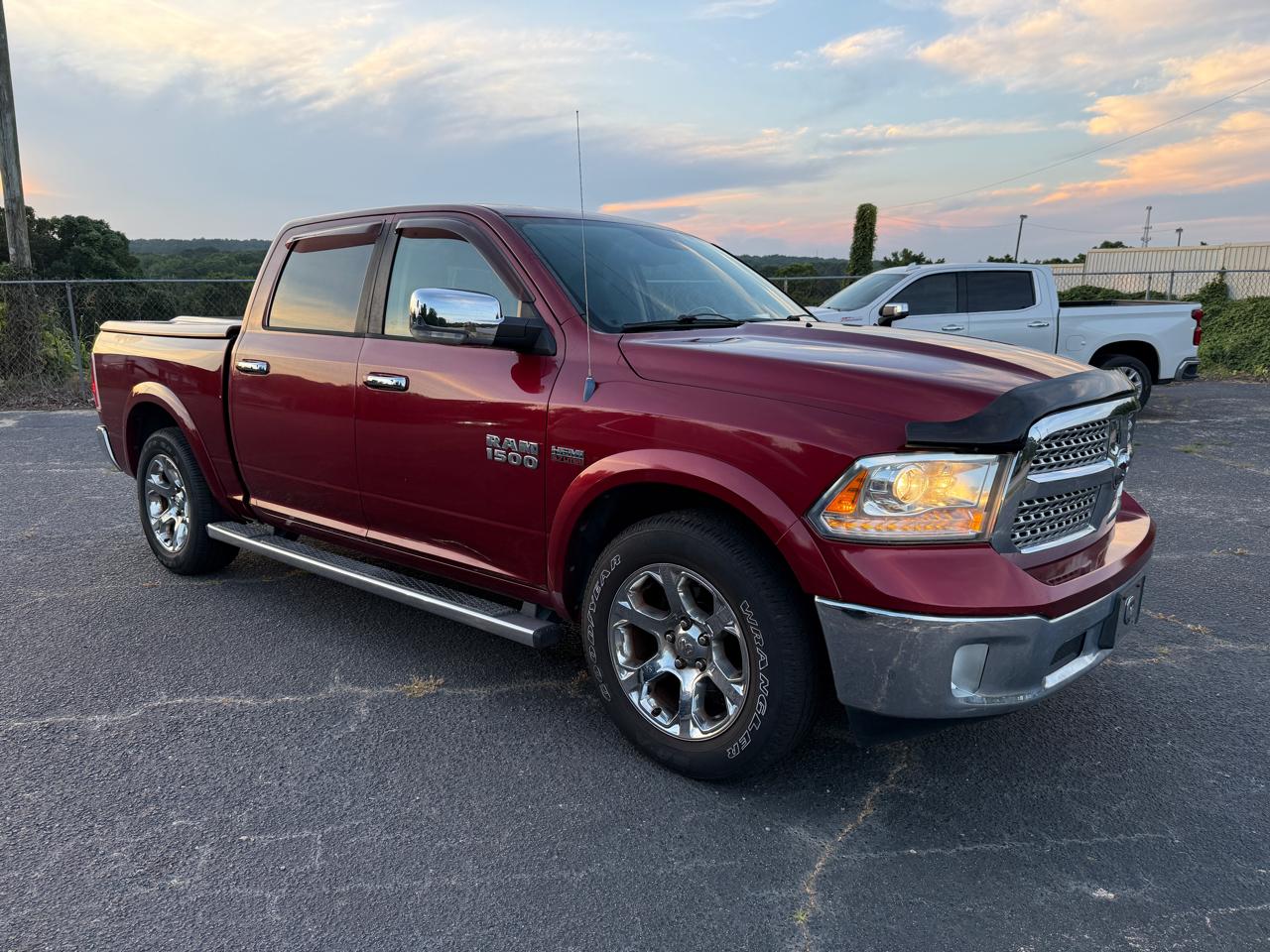 RAM 1500 Laramie Crew Cab SWB 2WD 2014