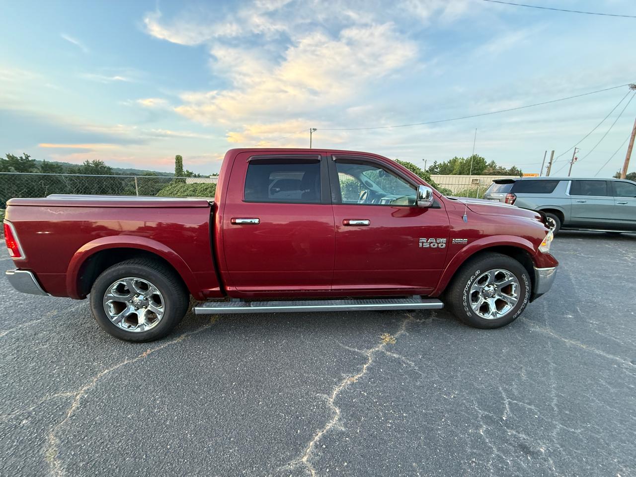 RAM 1500 Laramie Crew Cab SWB 2WD 2014