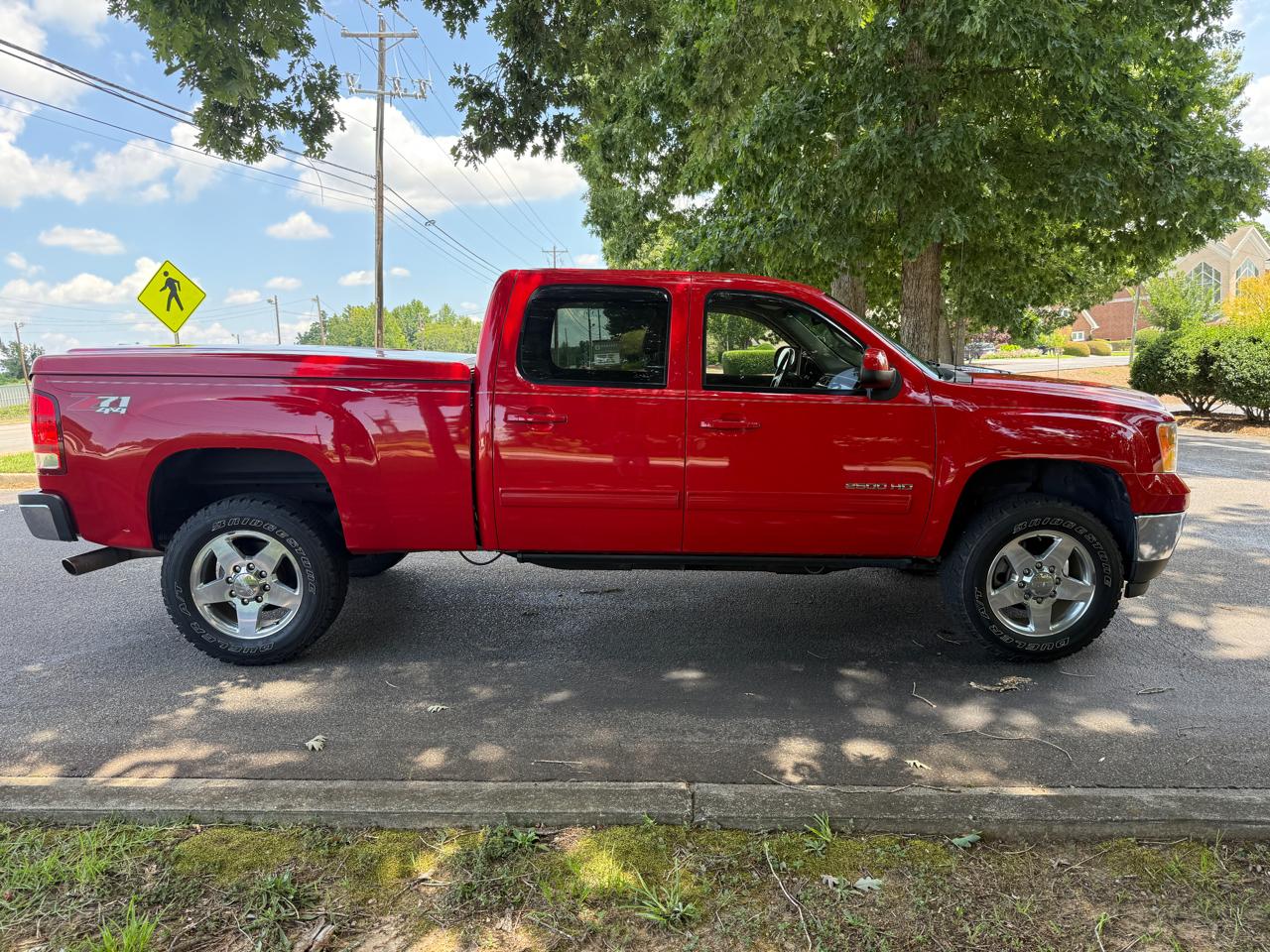 GMC Sierra 2500HD SLT Crew Cab 4WD 2011