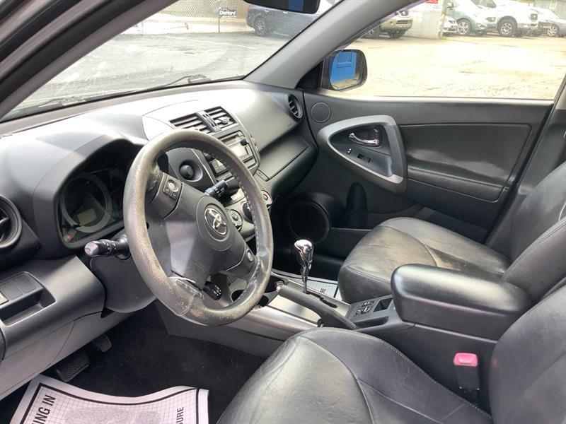 Toyota RAV4  2012