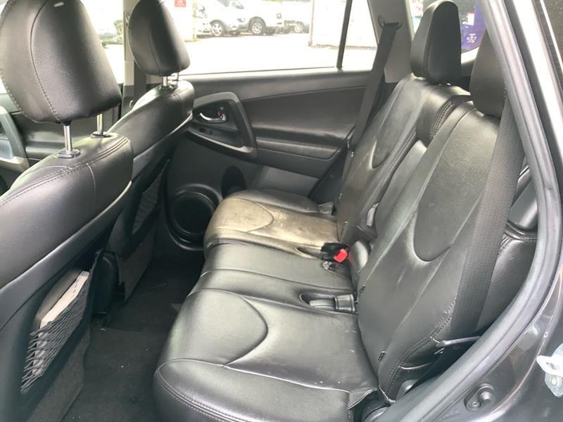 Toyota RAV4  2012