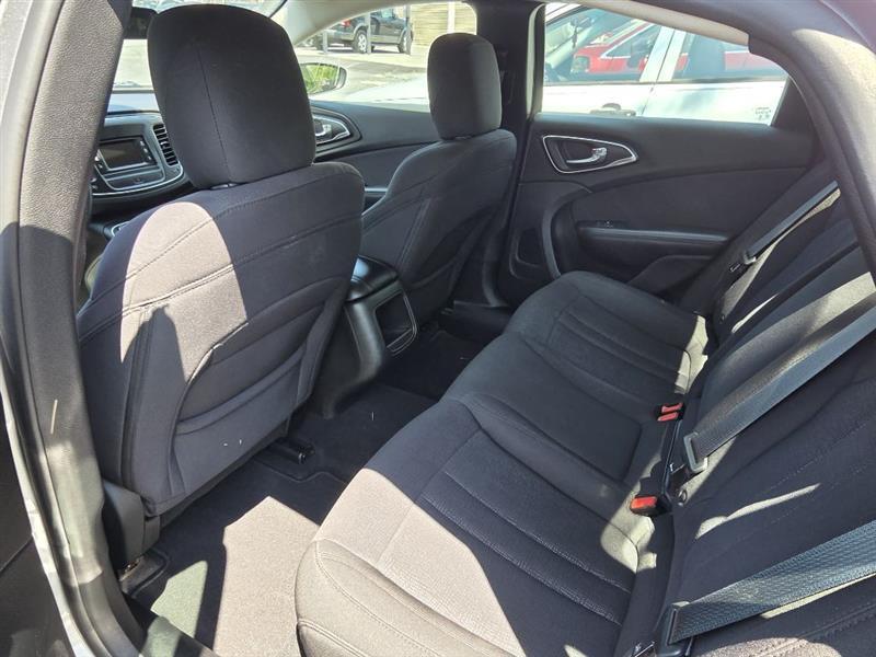Chrysler 200  2015