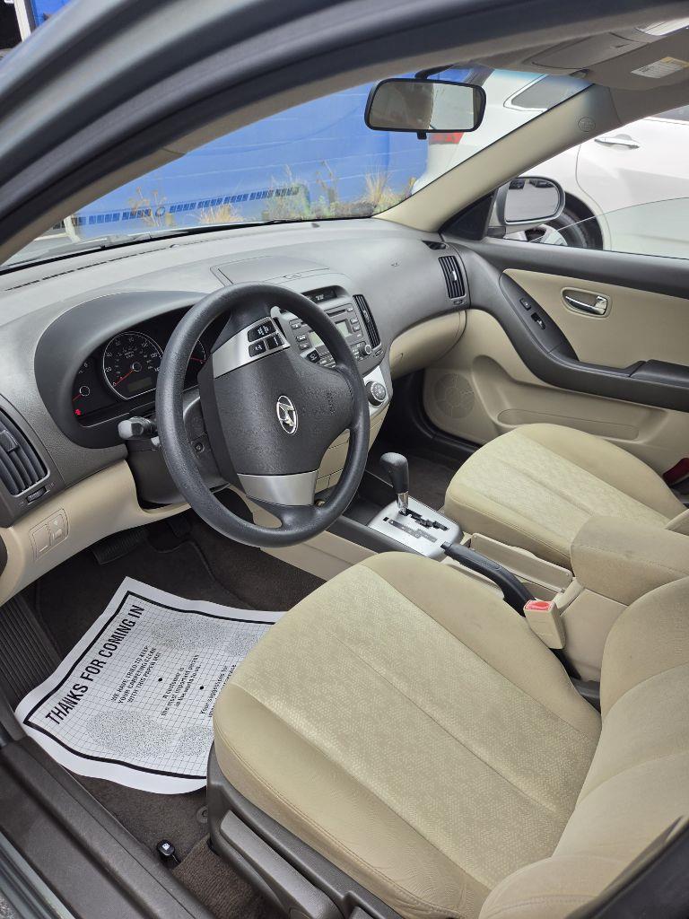 Hyundai Elantra  2010