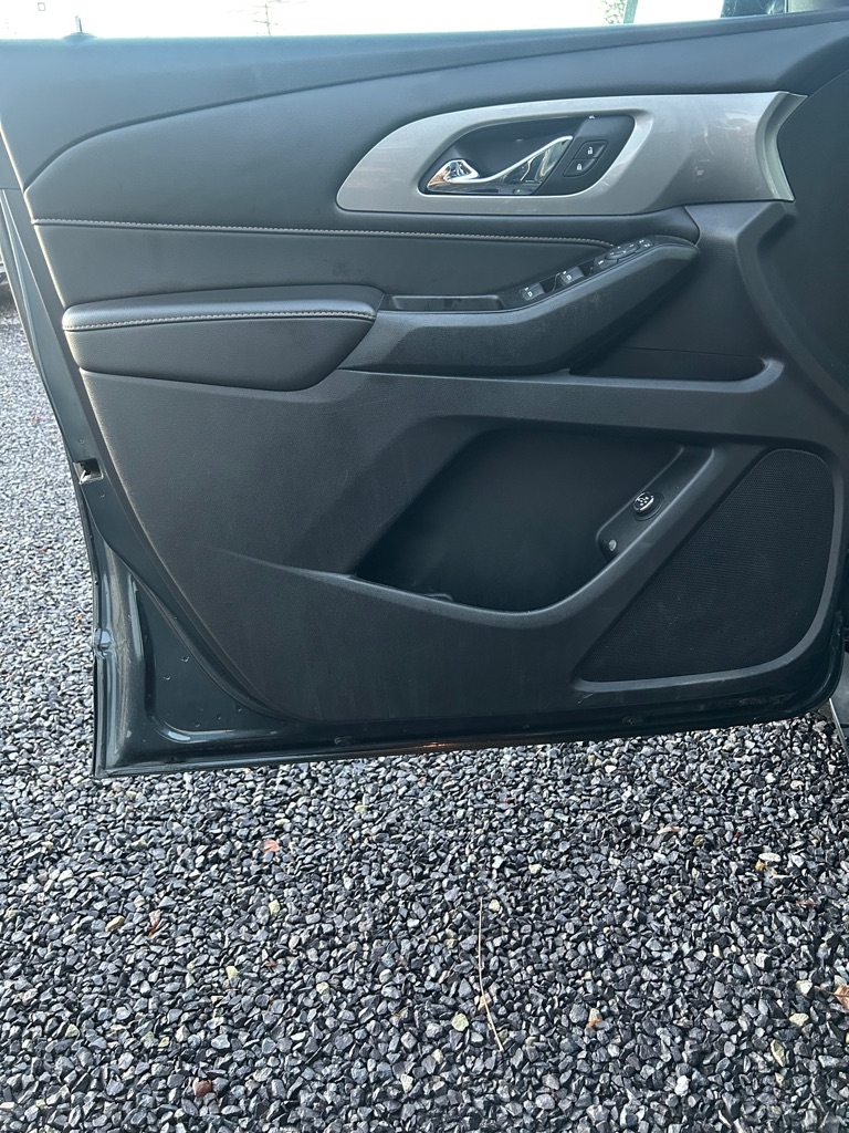 2018 Chevrolet Traverse photo 3