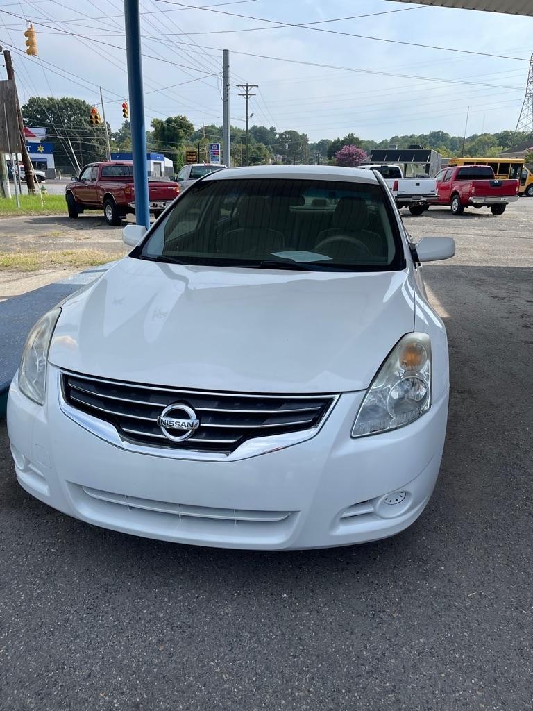 Nissan Altima  2011