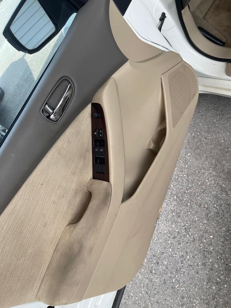 Nissan Altima  2011