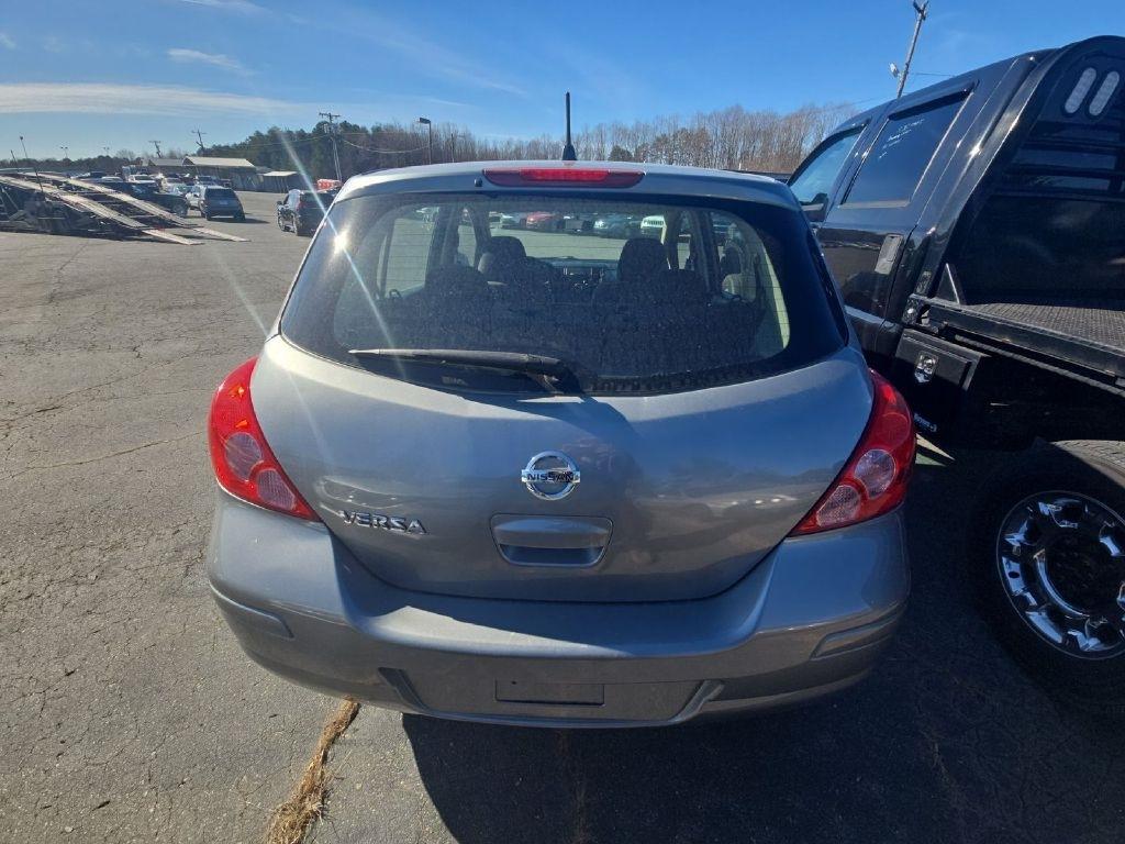 Nissan Versa  2009