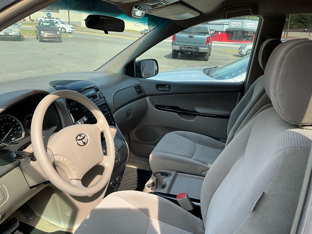Toyota Sienna  2005