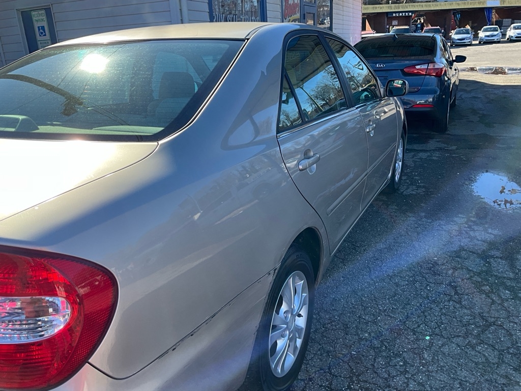 Toyota Camry  2004