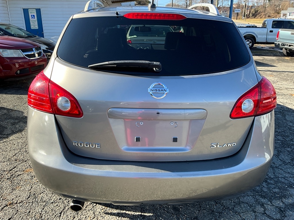 Nissan Rogue  2010