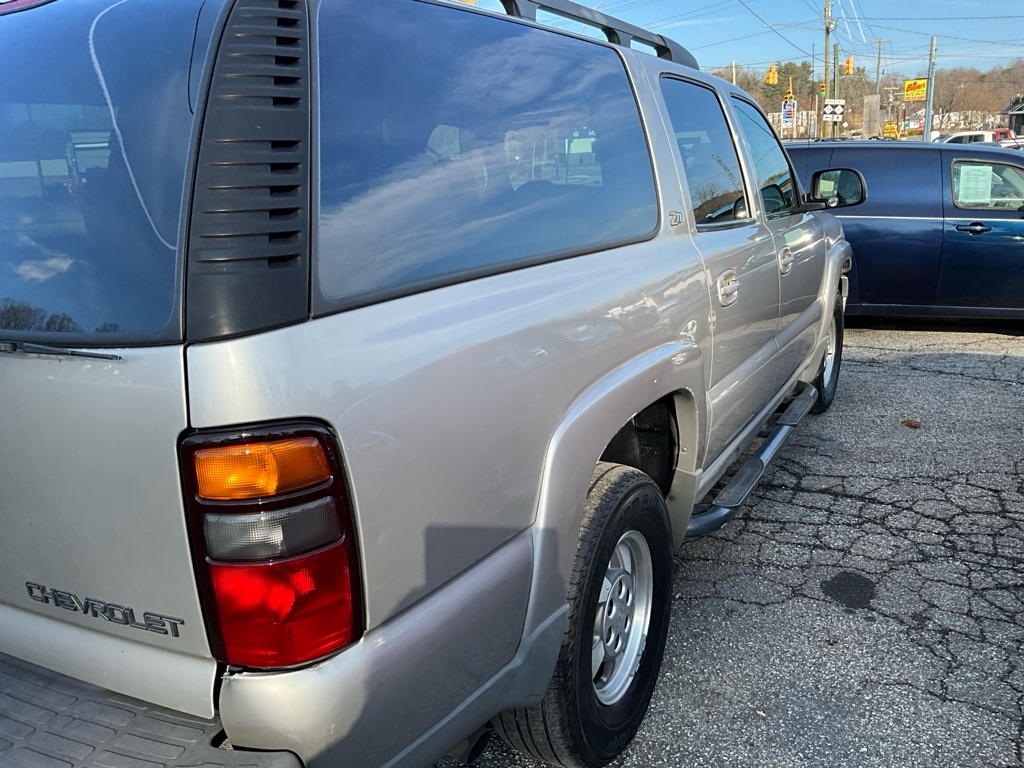 Chevrolet Suburban  2004