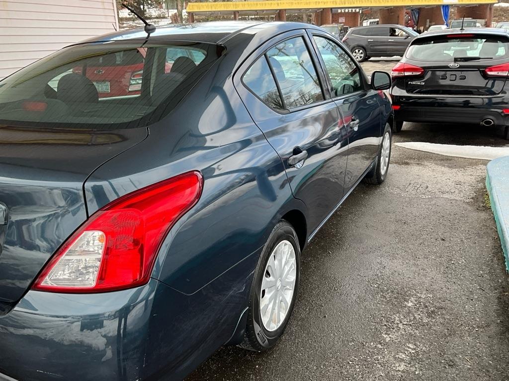 Nissan Versa  2015
