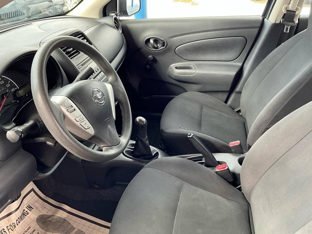 Nissan Versa  2015