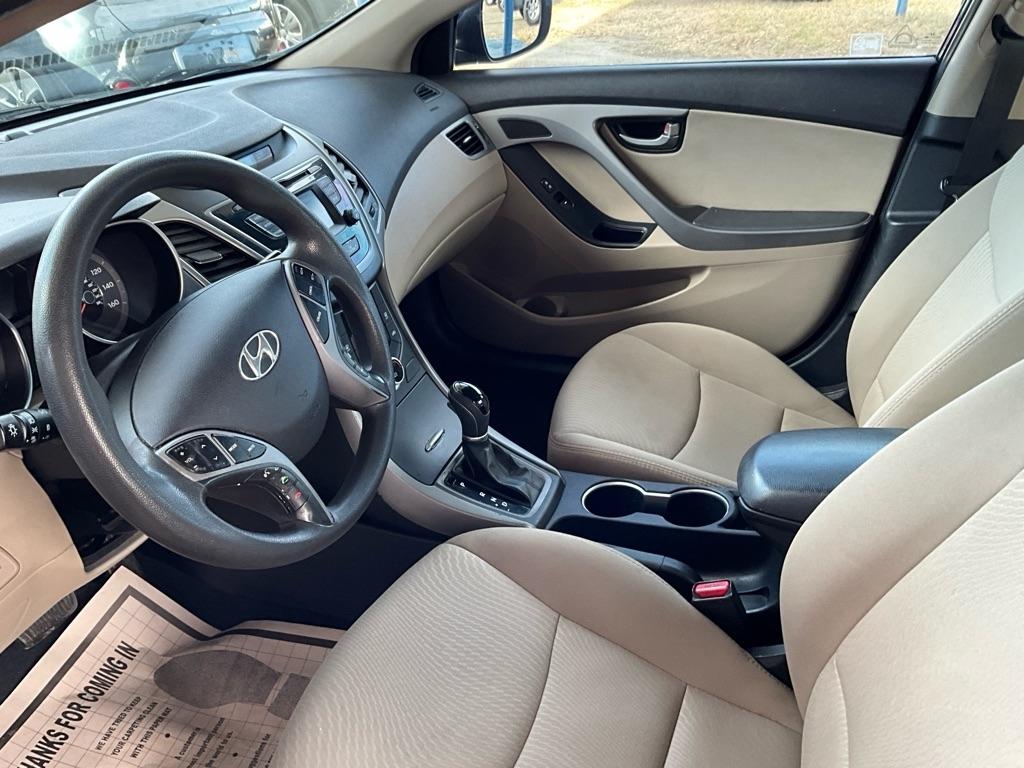 Hyundai Elantra  2015