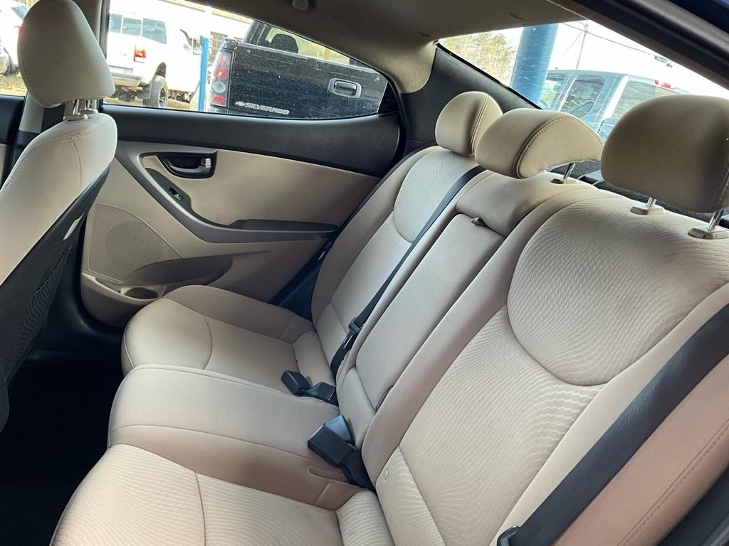 Hyundai Elantra  2015