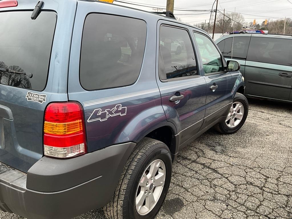 Ford Escape  2005
