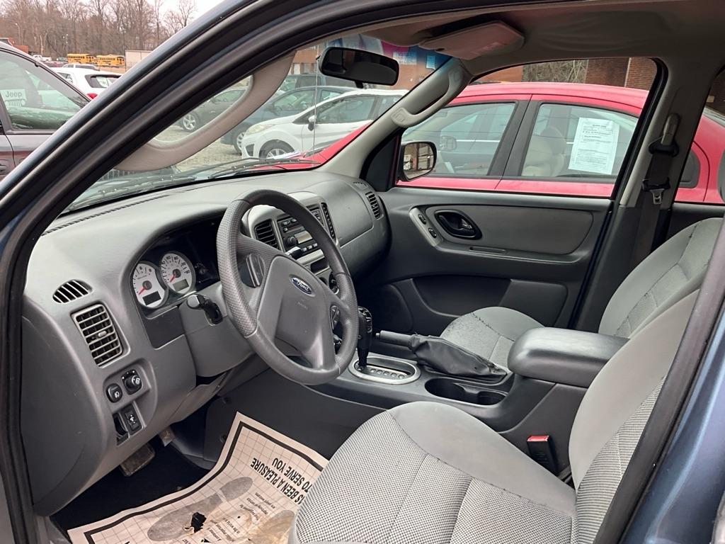 Ford Escape  2005