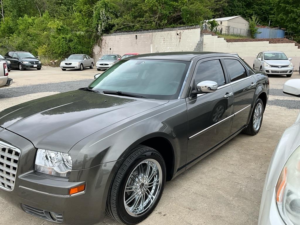 Chrysler 300  2010