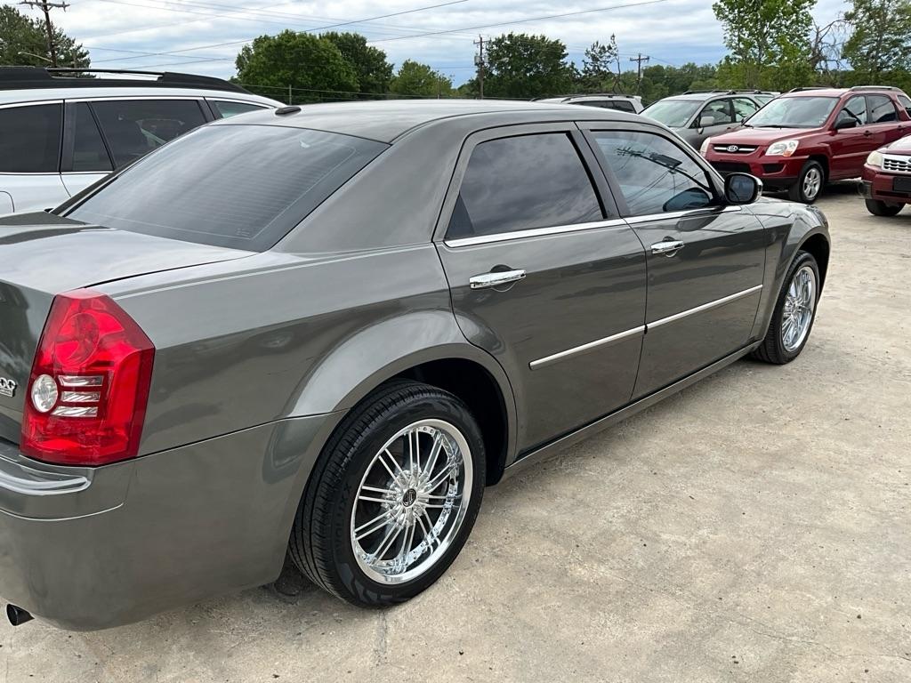 Chrysler 300  2010