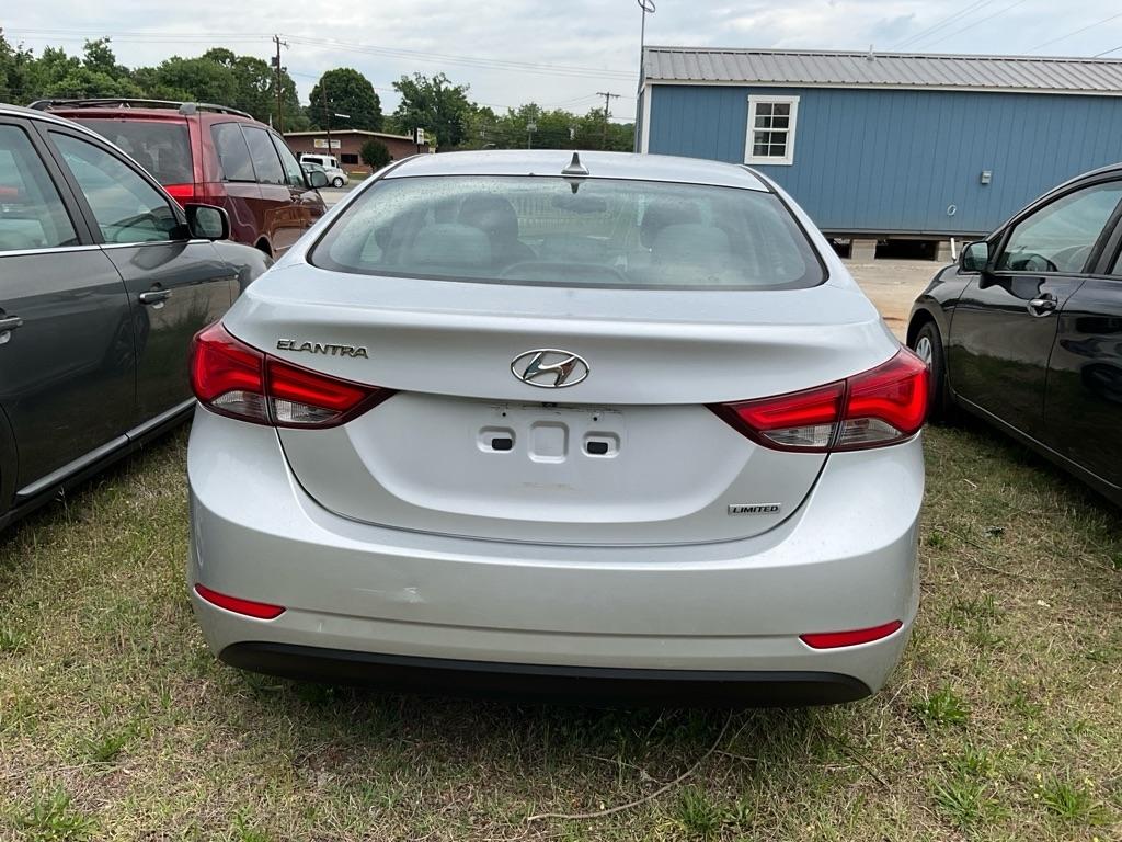 Hyundai Elantra  2015