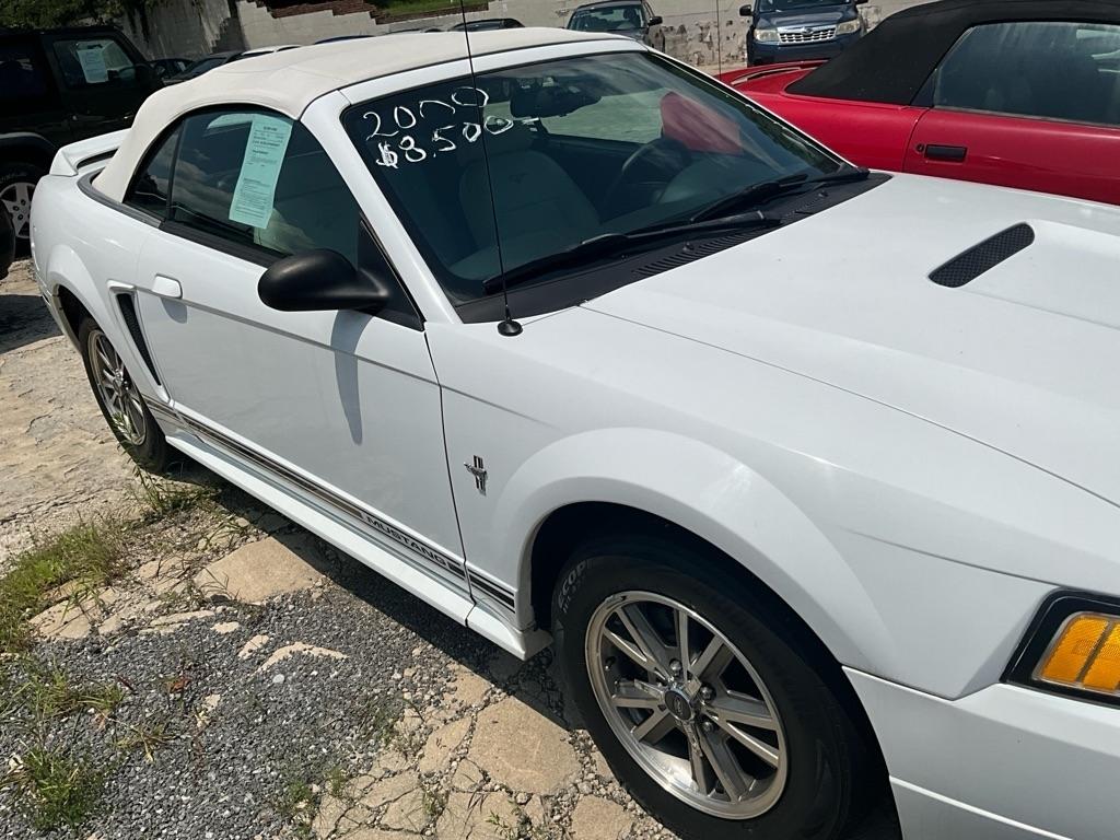 Ford Mustang  2000