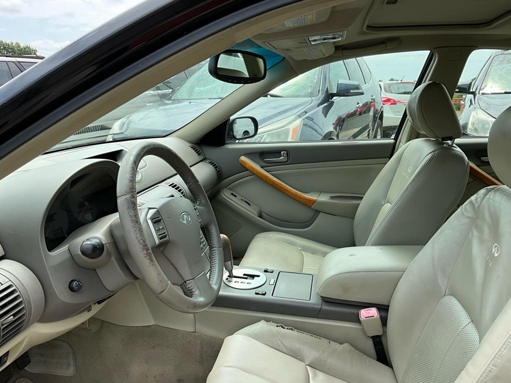 Infiniti G35  2004