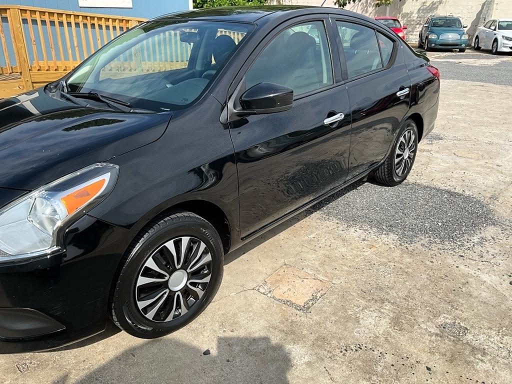 Nissan Versa  2019