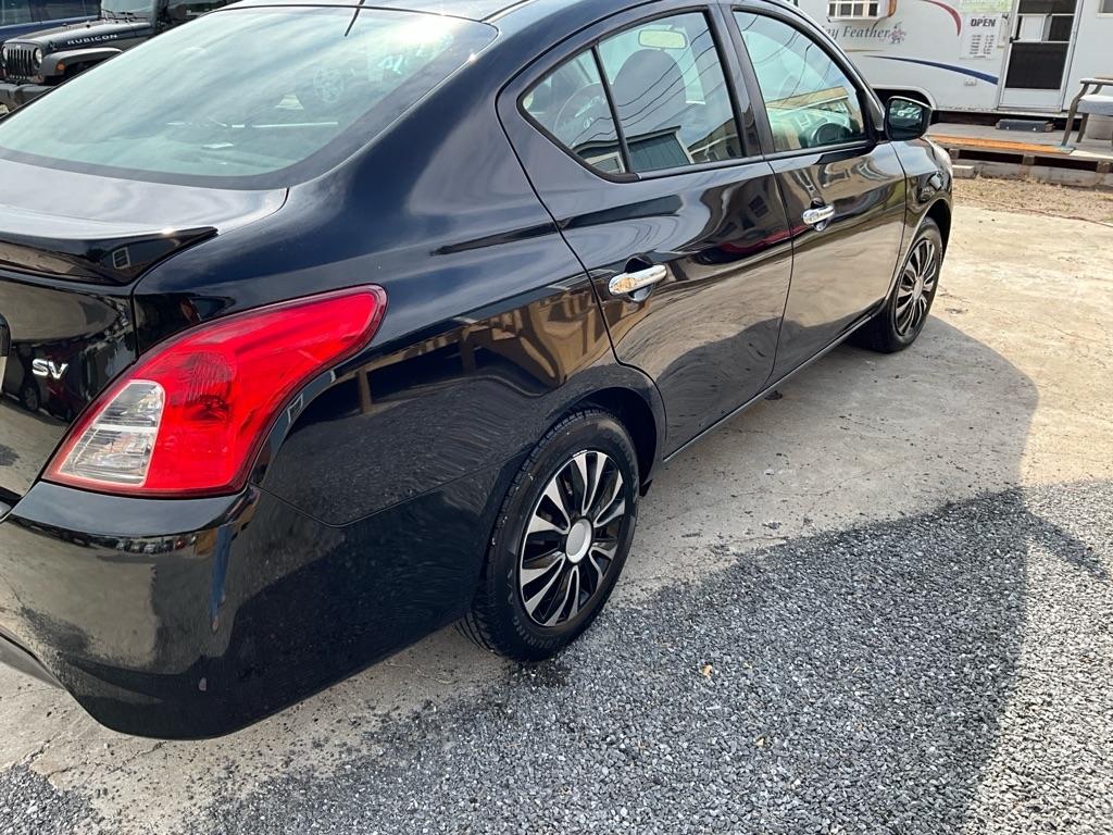 Nissan Versa  2019