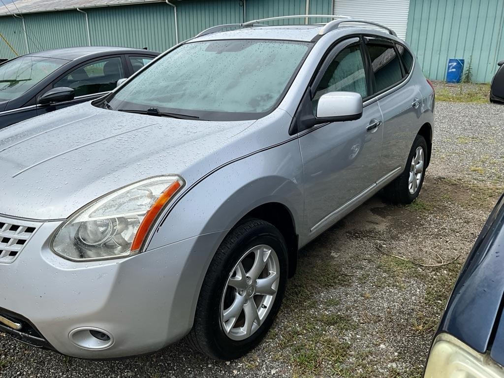 Nissan Rogue  2010