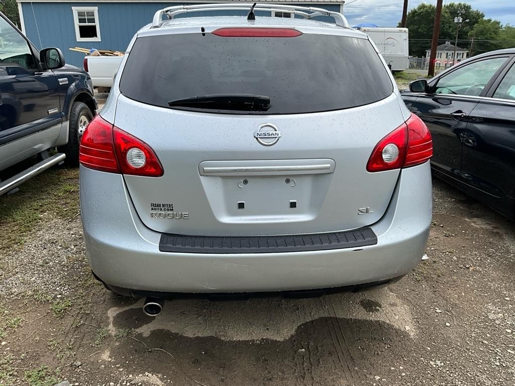 Nissan Rogue  2010