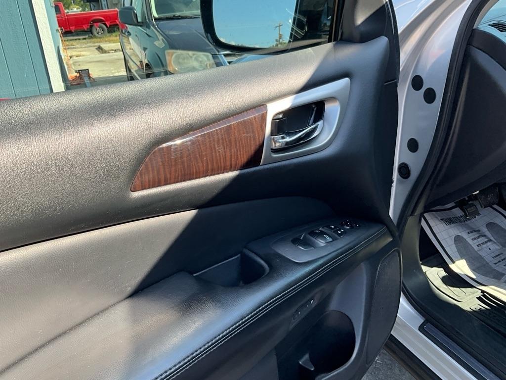Nissan Pathfinder  2013