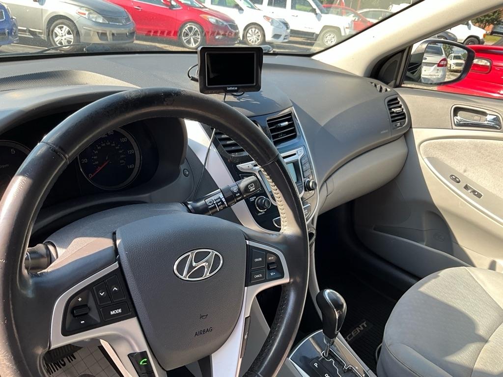 Hyundai Accent  2013