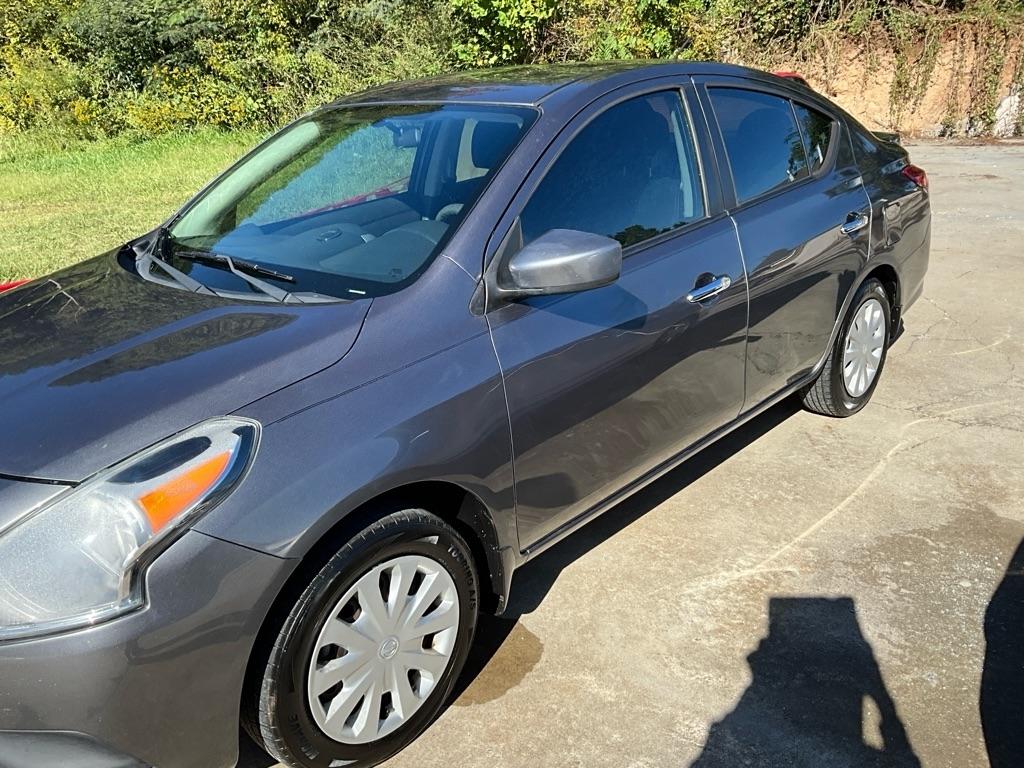 Nissan Versa  2017