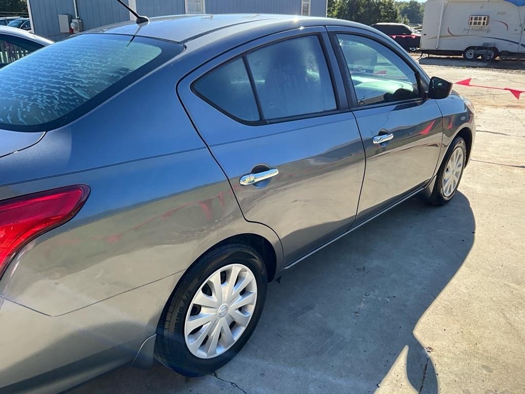 Nissan Versa  2017