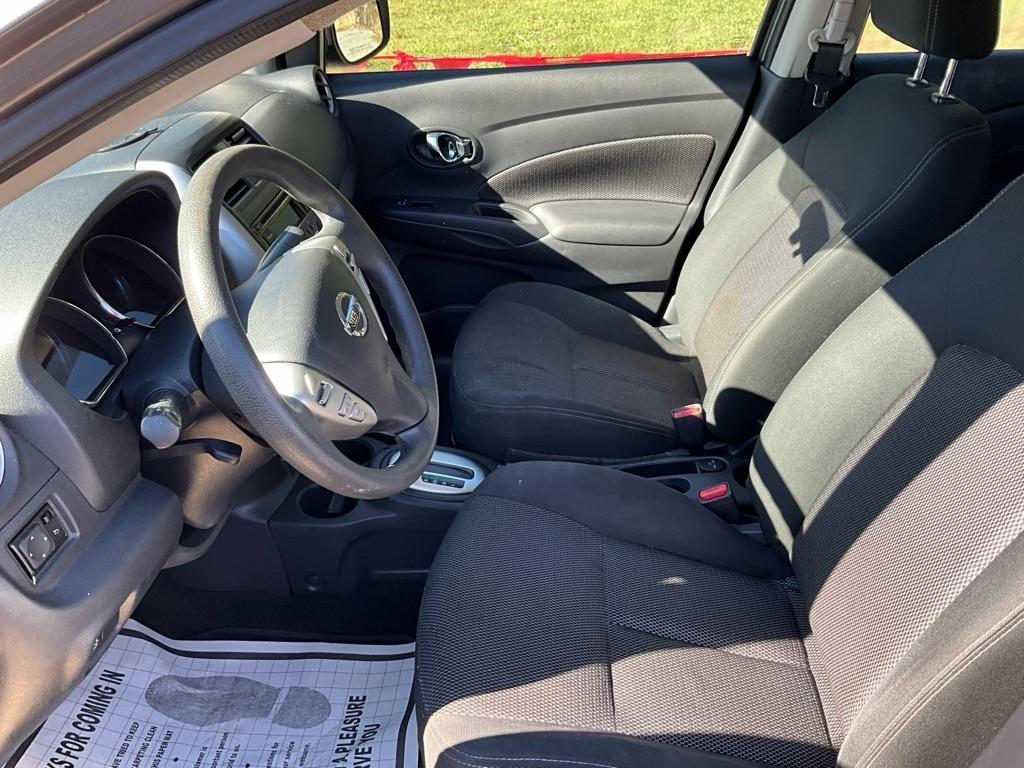 Nissan Versa  2017