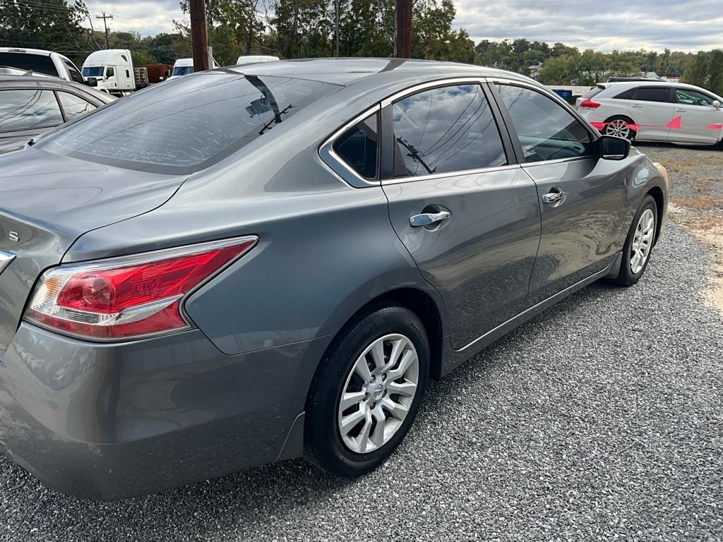 Nissan Altima  2015