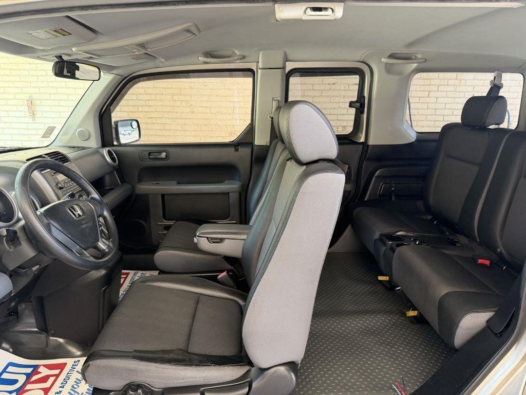 Honda Element photo 11