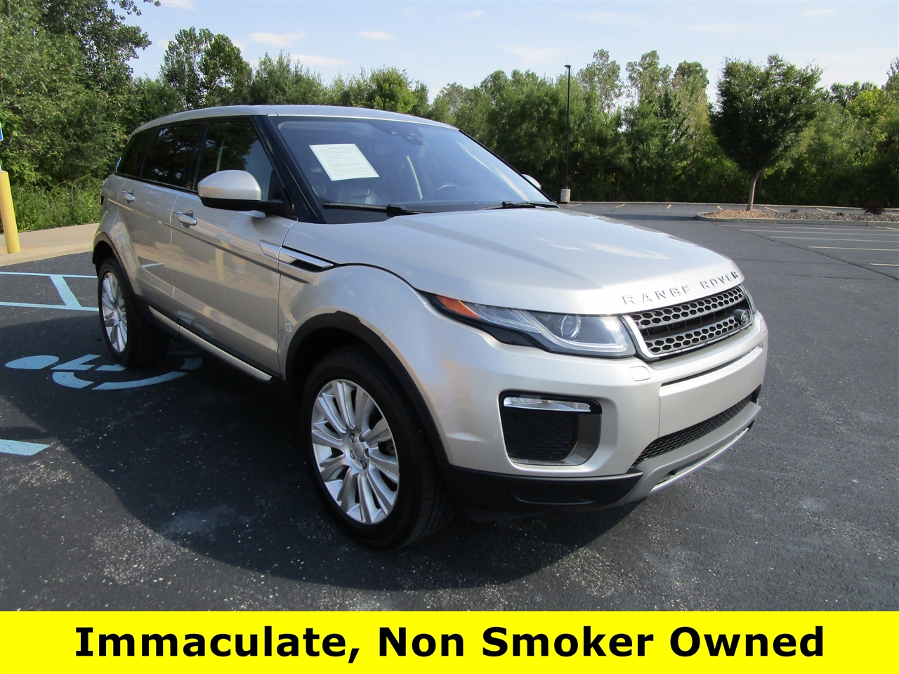 2017 Land Rover Range Rover Evoque HSE photo 2