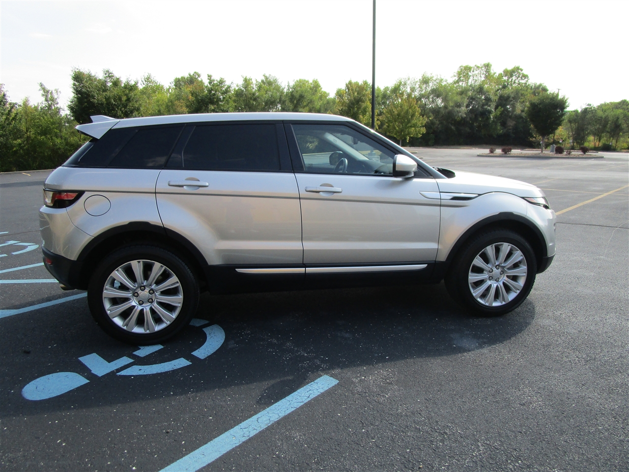 2017 Land Rover Range Rover Evoque HSE photo 3