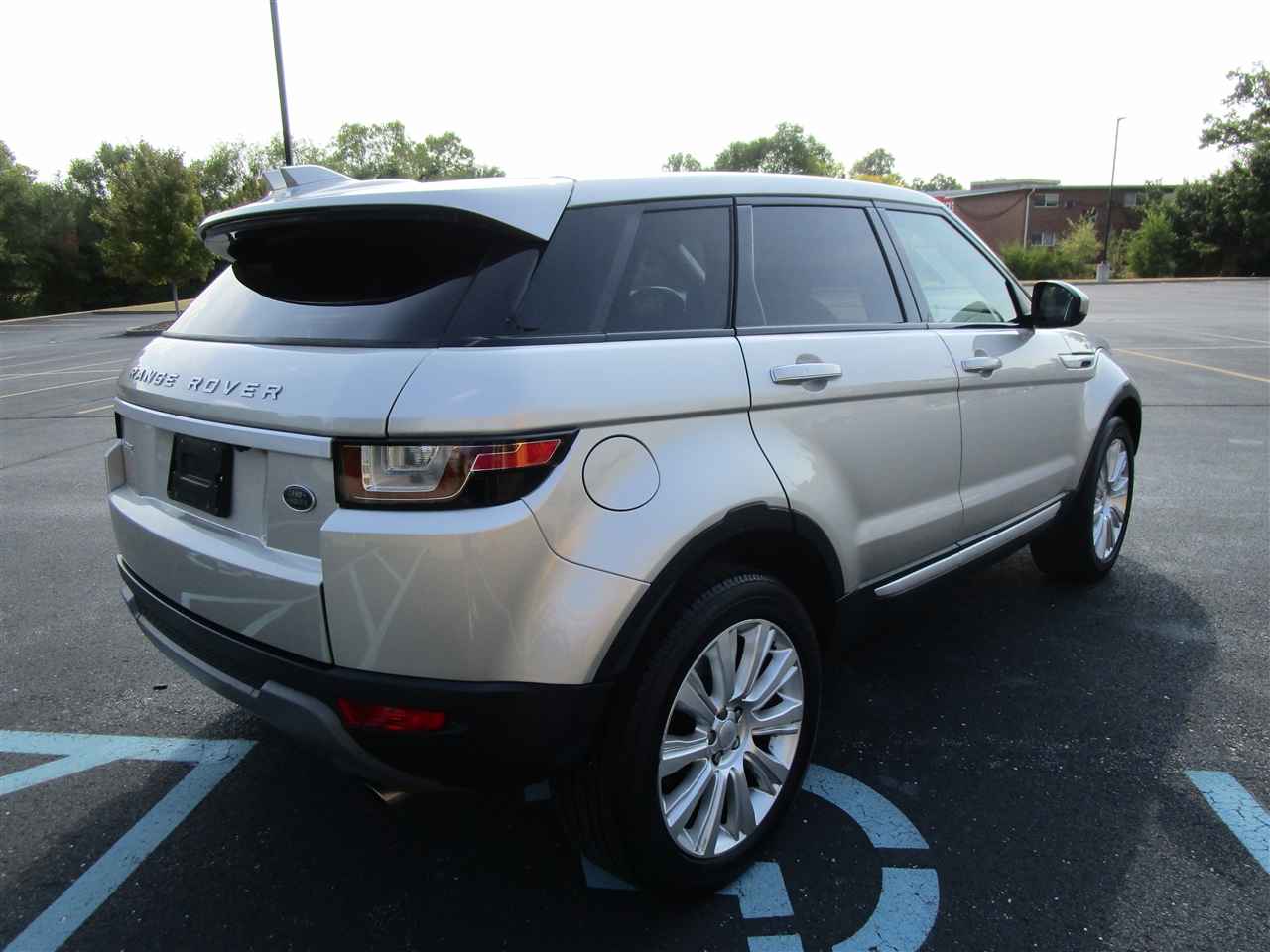 2017 Land Rover Range Rover Evoque HSE photo 4