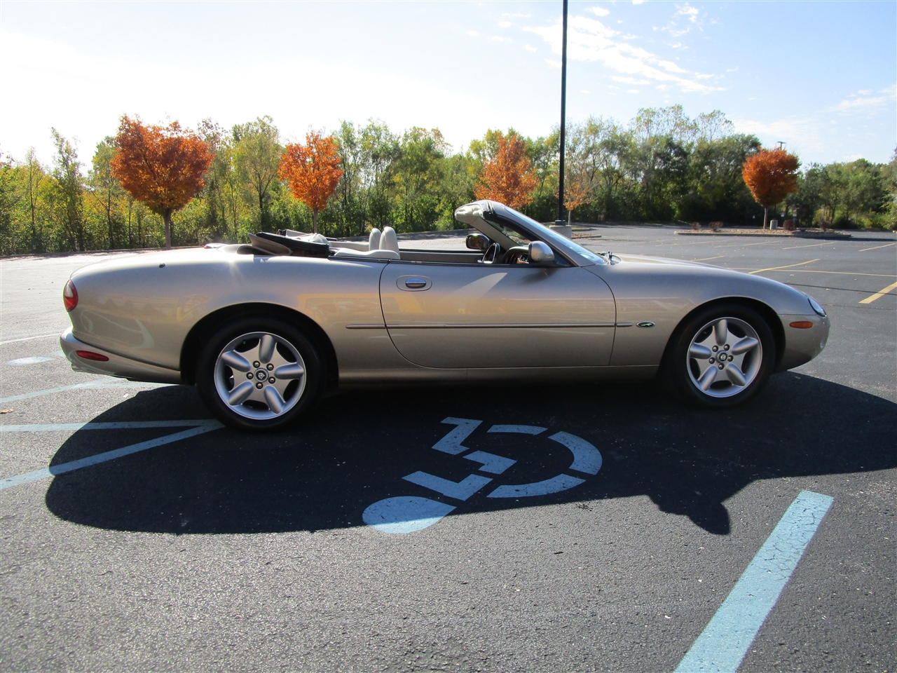 1998 Jaguar XK 8 Convertible photo 4