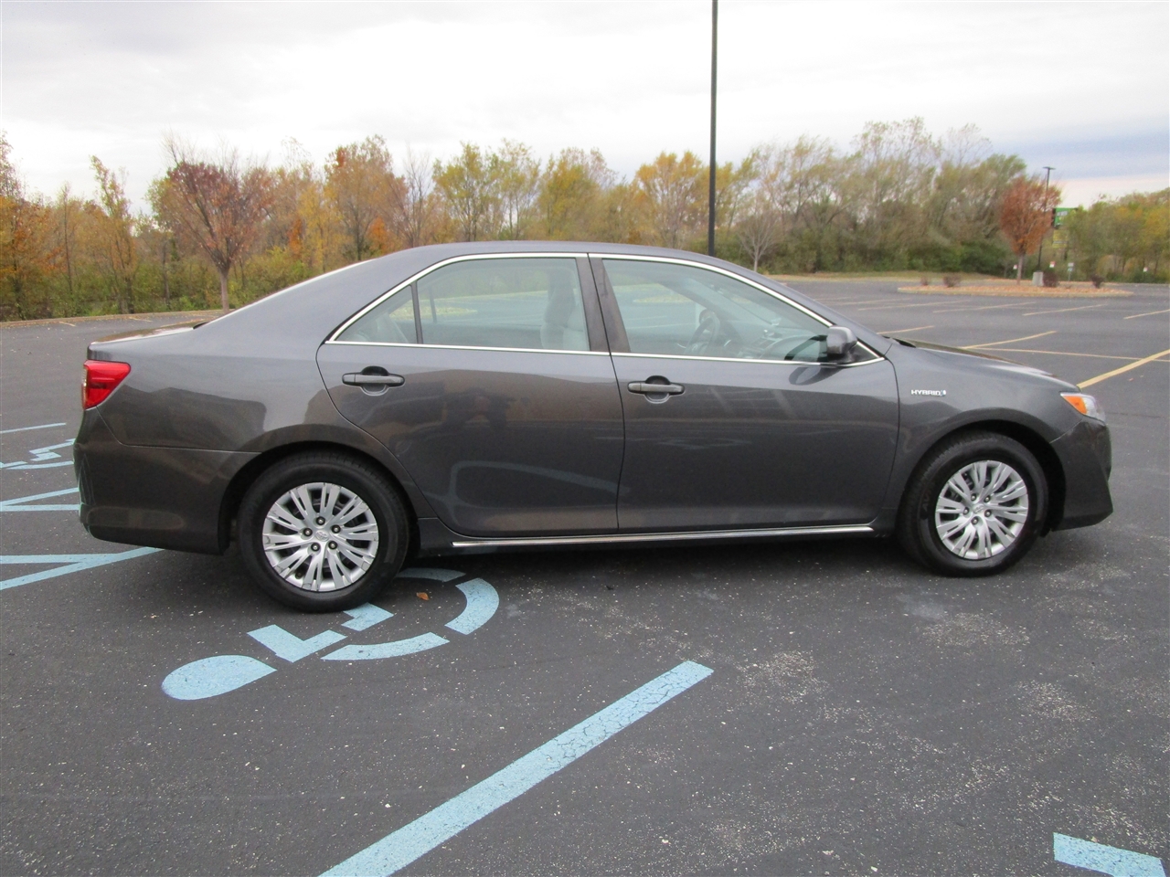 2012 Toyota Camry Hybrid LE photo 4