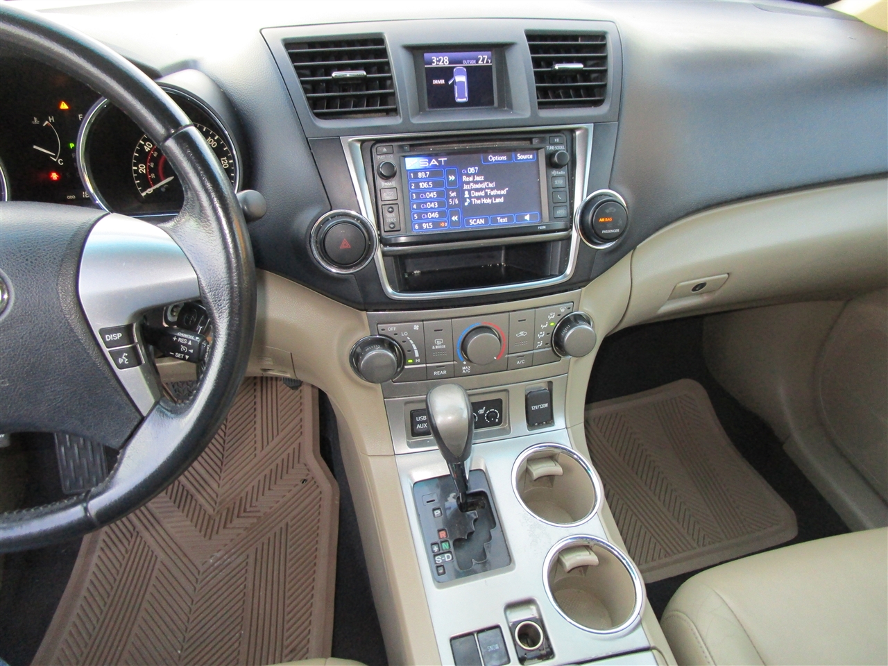 Toyota Highlander Base 2WD V6 2013