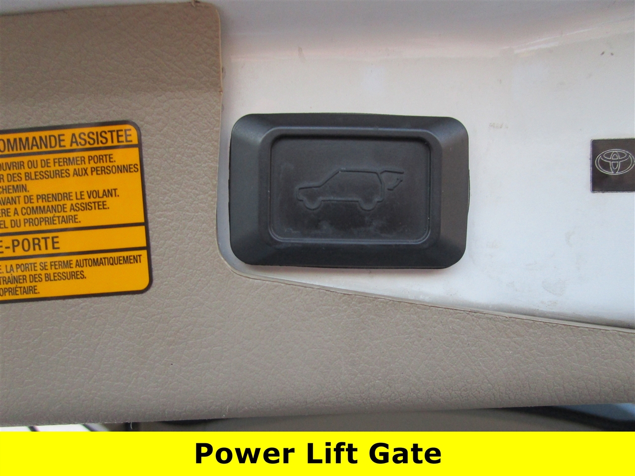 Toyota Highlander Base 2WD V6 2013