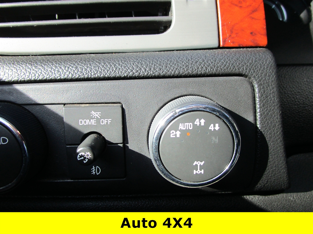 Chevrolet Suburban LTZ 1500 4WD 2013