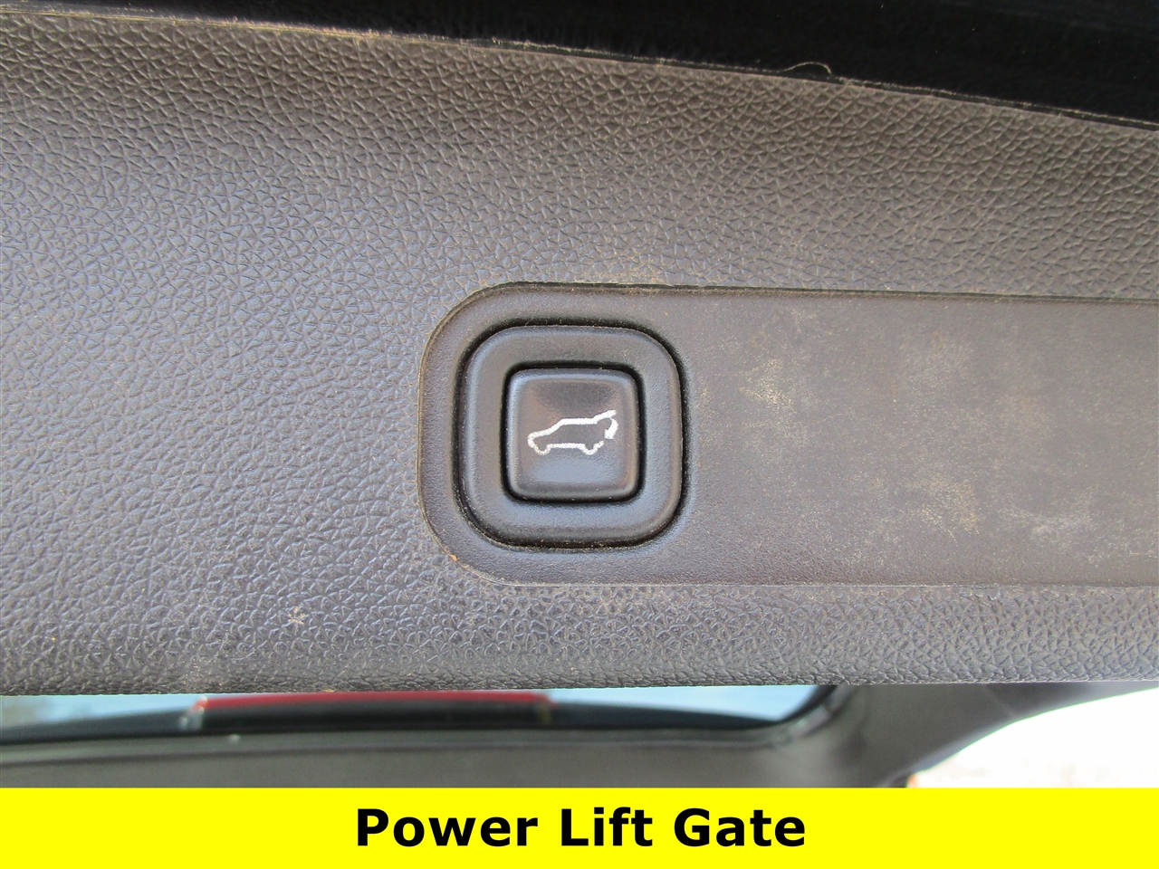 Chevrolet Suburban LTZ 1500 4WD 2013