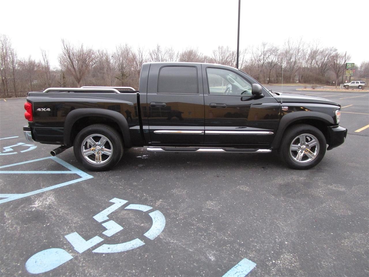 RAM Dakota Laramie Crew Cab 4WD 2011