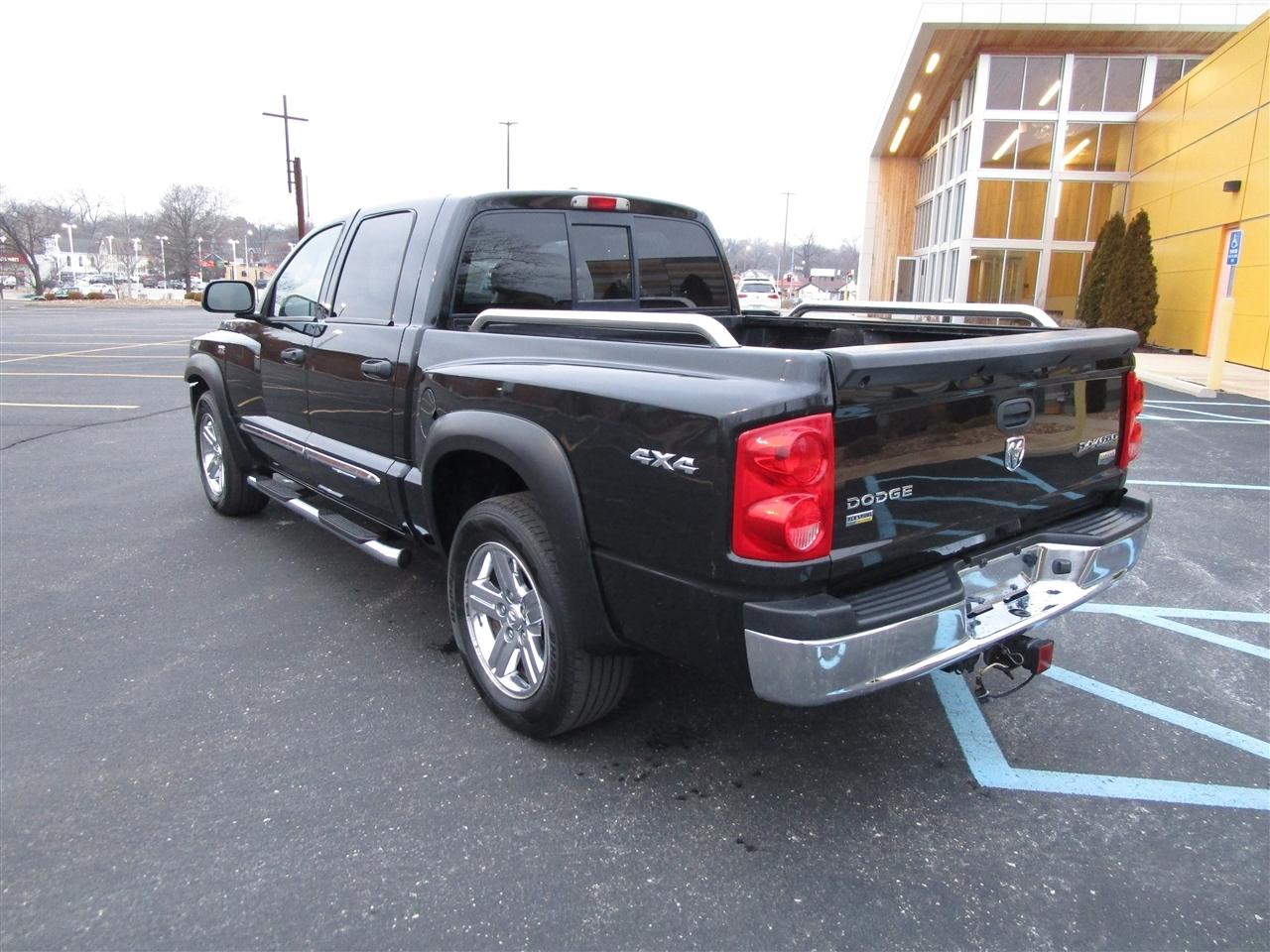 RAM Dakota Laramie Crew Cab 4WD 2011